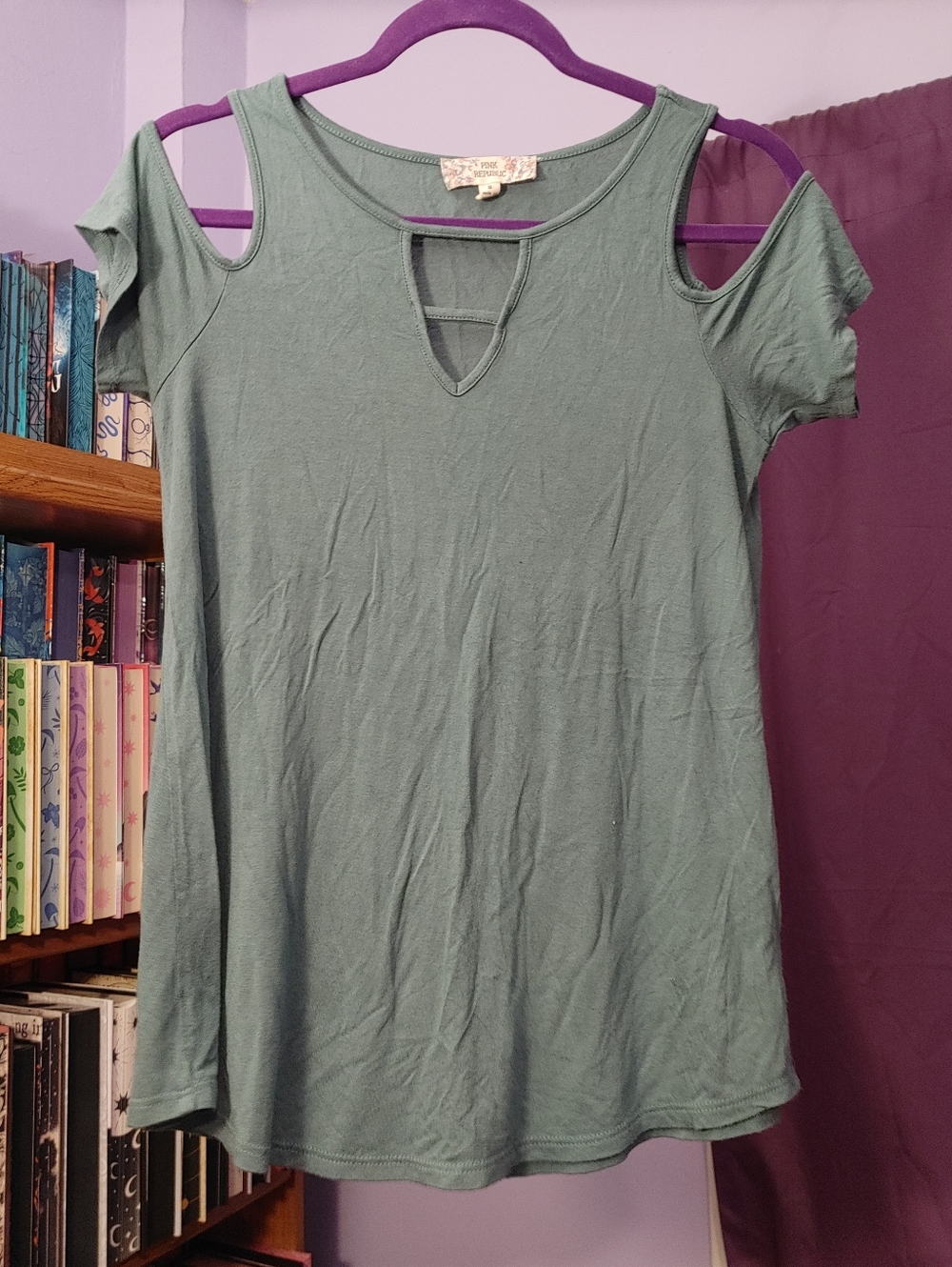 Pink Republic Sage Green Cold Shoulder Cutout Top - S